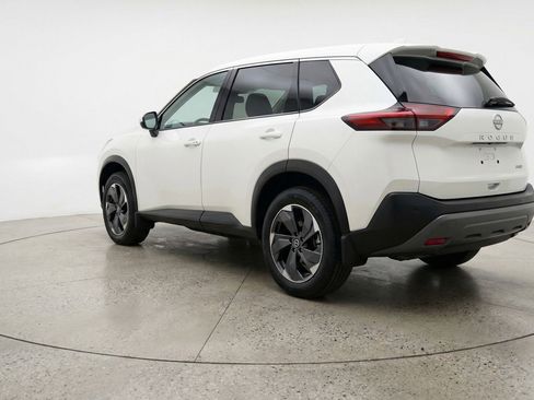 Used 2025 Nissan Rogue SV AWD/4WD image 6