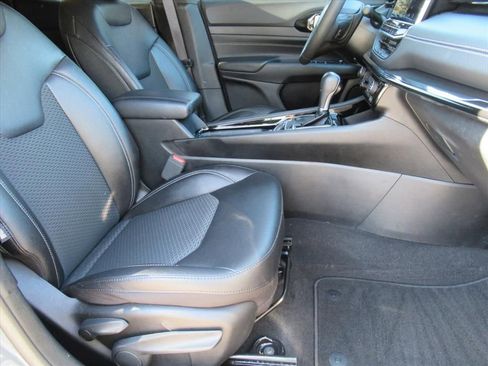 Certified 2024 Jeep Compass Latitude w/ Convenience Group image 9