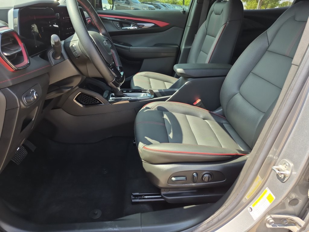 Used 2024 Chevrolet TrailBlazer RS w/ Driver Confidence Package FWD image 15
