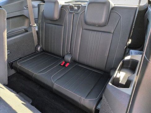 Used 2023 Volkswagen Tiguan SE R-Line image 20