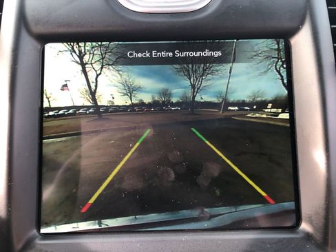 Used 2018 Chrysler 300 Limited w/ Safetytec Plus Group image 34