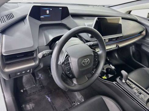 Certified 2026 Toyota Prius XLE FWD image 10