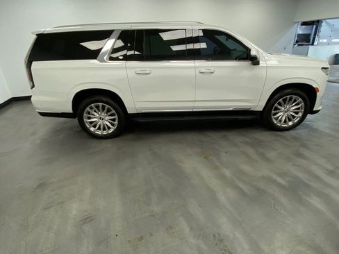 Used 2021 Cadillac Escalade ESV Premium Luxury AWD/4WD image 8