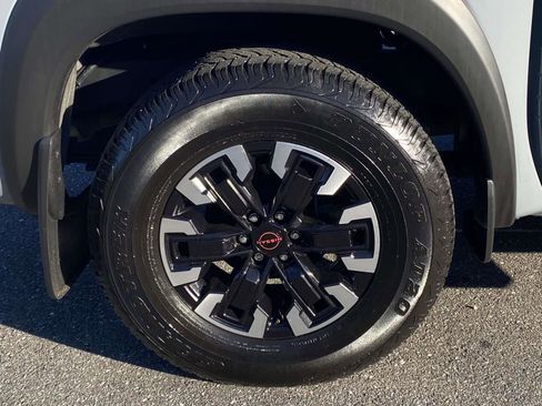 Used 2022 Nissan Frontier Pro-X image 8