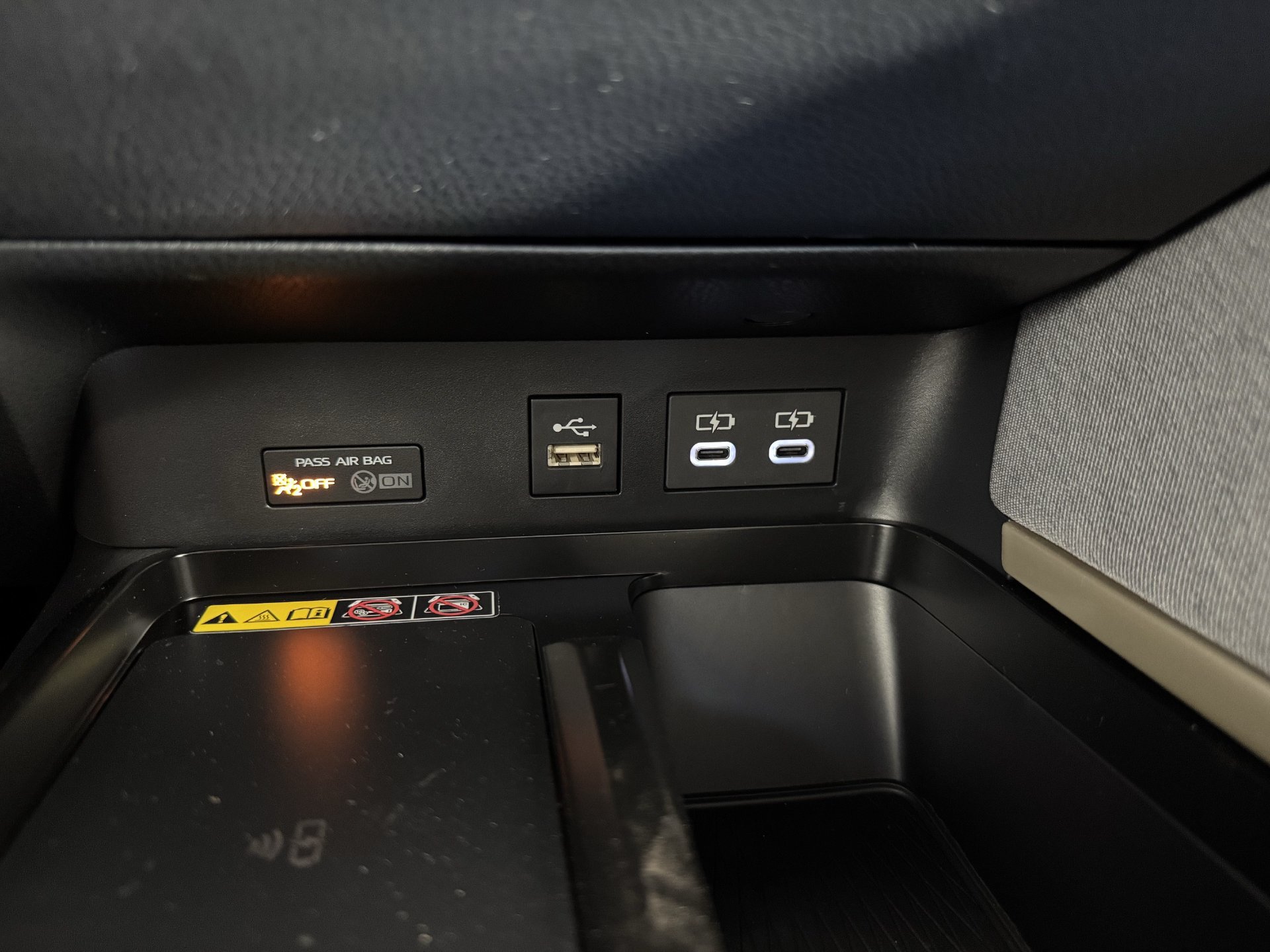 New 2026 Toyota Camry LE w/ Convenience Package FWD image 3