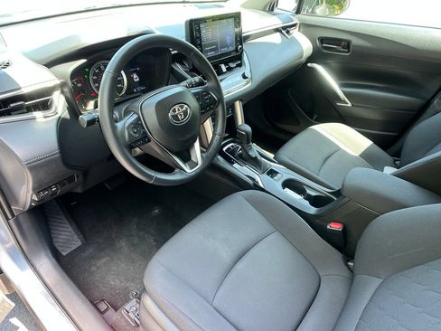 Used 2022 Toyota Corolla Cross LE AWD/4WD image 7