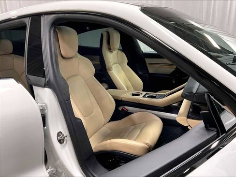 Used 2020 Porsche Taycan Turbo S image 30