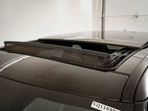 Used 2022 Land Rover Range Rover Velar R-Dynamic S image 14