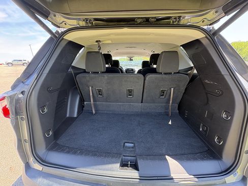 Used 2018 Chevrolet Traverse LT AWD/4WD image 15
