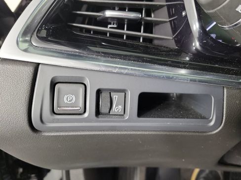 Used 2024 Cadillac XT6 Luxury w/ LPO, Floor Liner Package AWD/4WD image 33