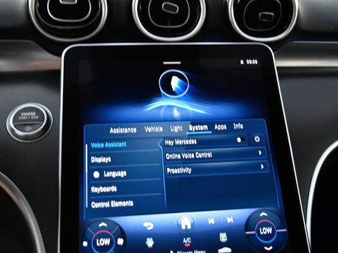 Used 2025 Mercedes-Benz C 300 Sedan image 32
