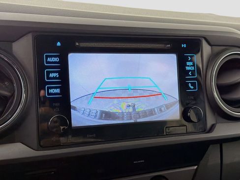 Used 2019 Toyota Tacoma TRD Sport image 18