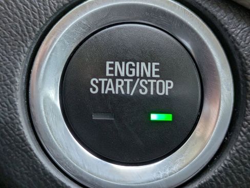 Used 2022 Chevrolet Equinox LS w/ LS Convenience Package image 27