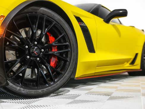 Used 2016 Chevrolet Corvette Z06 w/ 3LZ Preferred Equipment Group RWD image 14