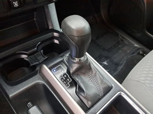 Certified 2020 Toyota Tacoma SR5 image 25