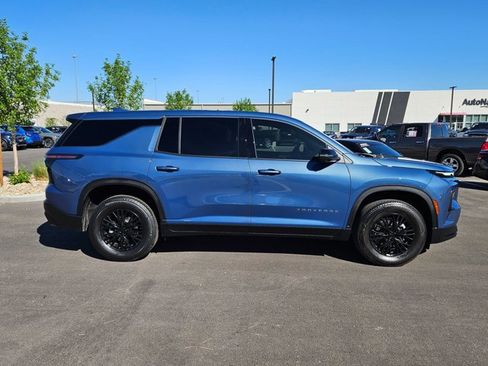 Used 2024 Chevrolet Traverse LS image 3