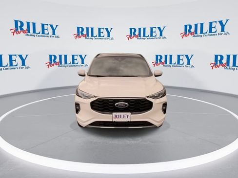 Certified 2023 Ford Escape ST-Line Elite w/ Premium Technology Package AWD/4WD image 3