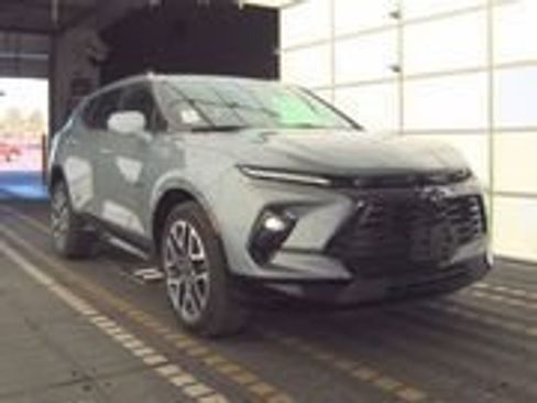 Used 2025 Chevrolet Blazer RS image 5