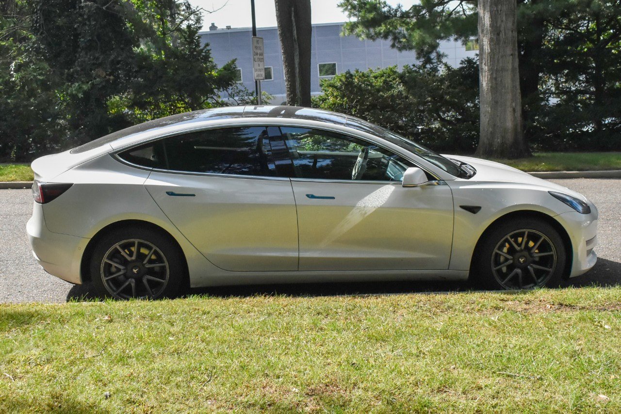 Used 2020 Tesla Model 3 Standard Range Plus RWD image 8