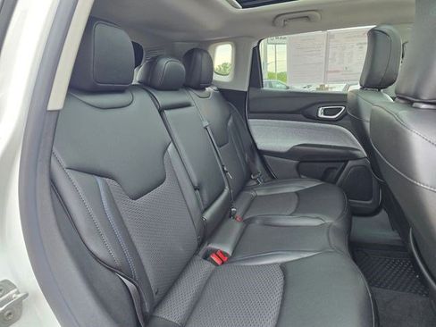 Used 2022 Jeep Compass Latitude w/ Sun and Sound Group AWD/4WD image 14