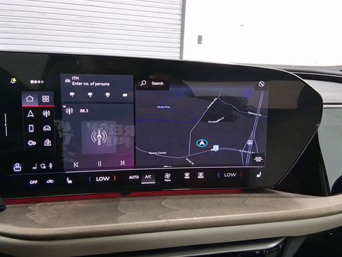 Used 2025 Audi Q5 Premium w/ Convenience Package image 21