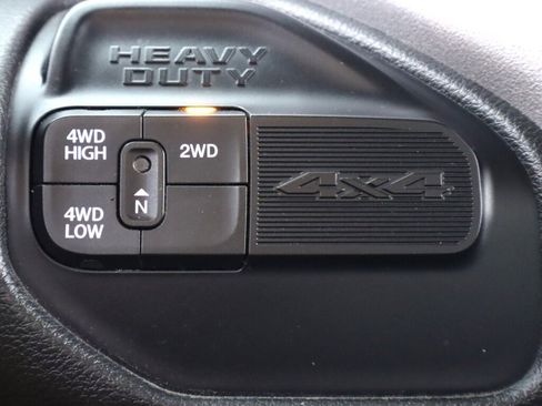 Used 2021 RAM 3500 Big Horn image 27