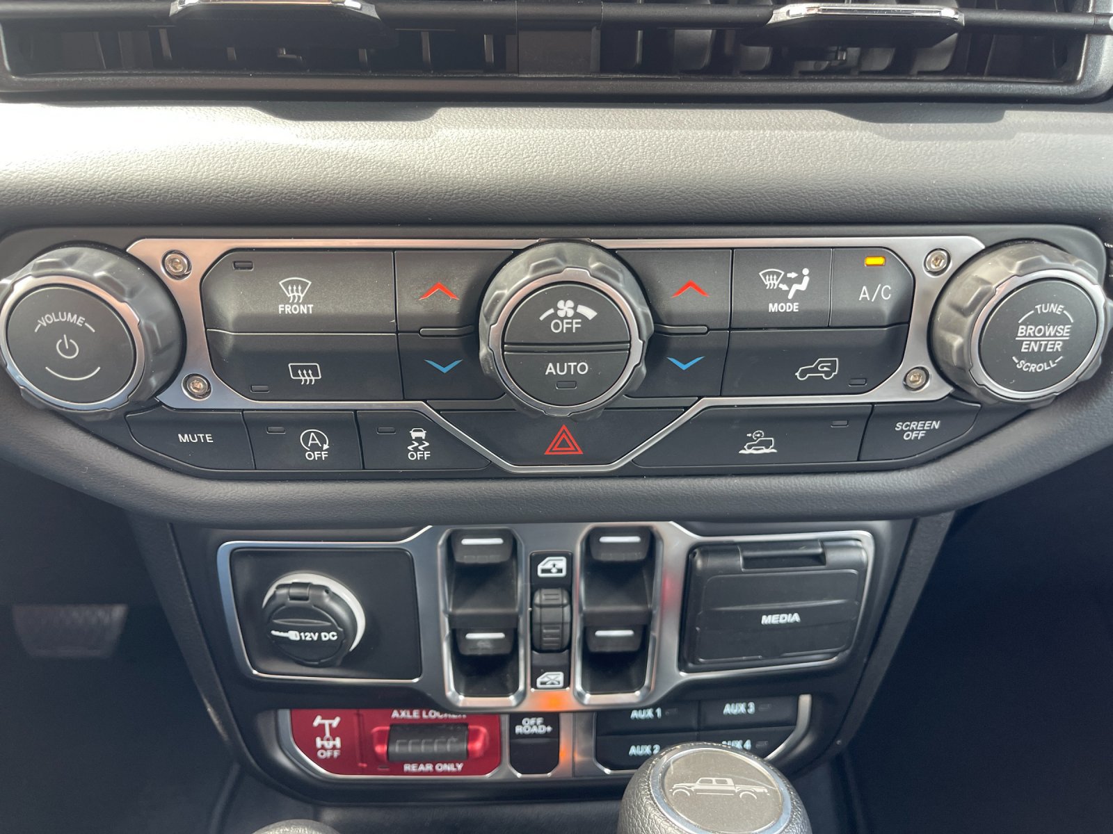Used 2026 Jeep Gladiator Mojave AWD/4WD image 22