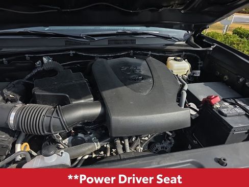 Used 2021 Toyota Tacoma TRD Off-Road image 14