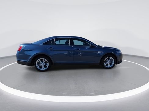 Used 2018 Ford Taurus SEL image 8