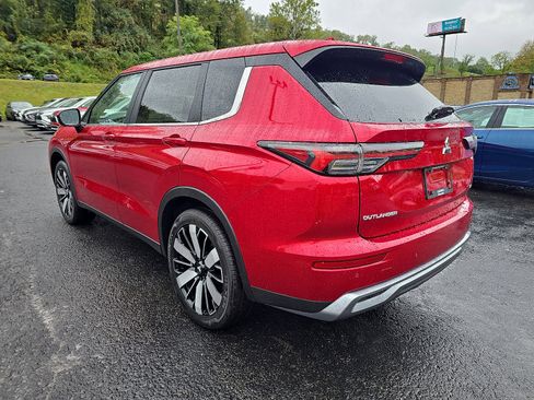 New 2025 Mitsubishi Outlander SE image 6