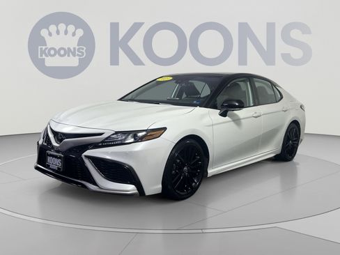 Used 2023 Toyota Camry XSE w/ Navigation Package FWD image 5