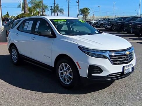 Certified 2022 Chevrolet Equinox LS image 2