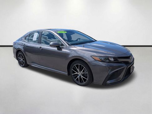 Used 2024 Toyota Camry SE w/ Cold Weather Package AWD/4WD image 2