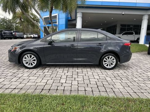 Used 2023 Toyota Corolla LE w/ LE Convenience Package FWD image 32