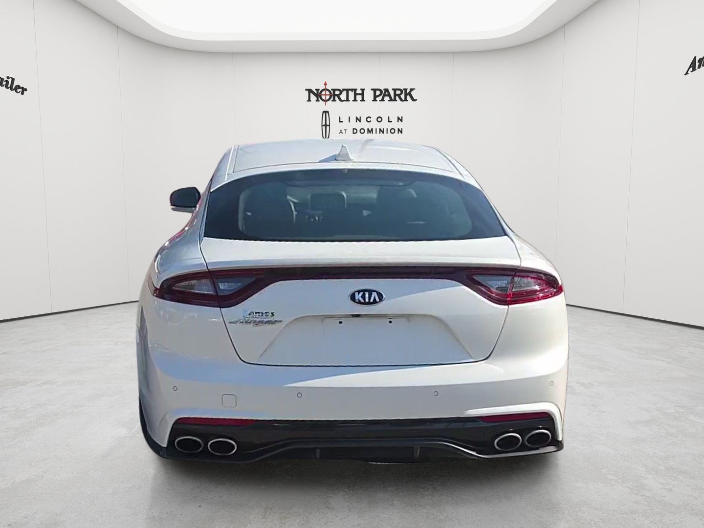 Used 2019 Kia Stinger RWD image 4