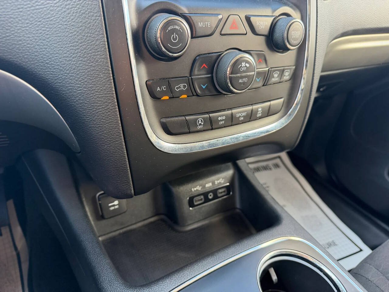 Used 2018 Dodge Durango SXT w/ 3rd Row Seating Group AWD/4WD image 18
