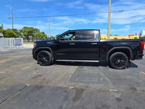 Used 2019 GMC Sierra 1500 Denali w/ Denali Ultimate Package AWD/4WD image 3