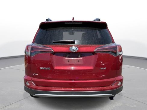 Used 2018 Toyota RAV4 XLE FWD image 7