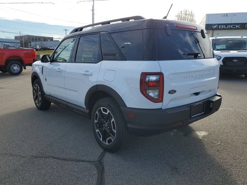 Used 2024 Ford Bronco Sport Outer Banks w/ Tech Package image 3