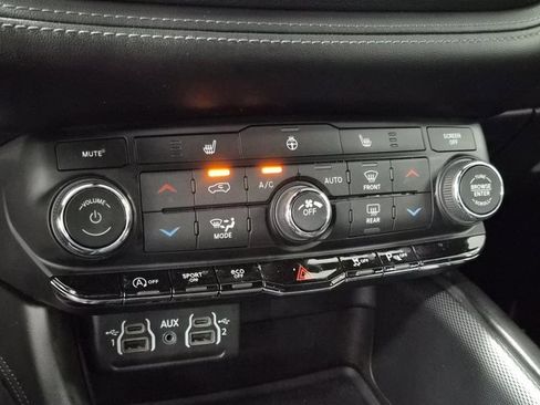 Used 2022 Dodge Durango GT image 31