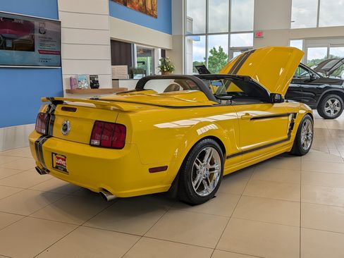 Used 2006 Ford Mustang GT Premium RWD image 7