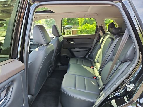 Certified 2023 Nissan Rogue SV w/ SV Premium B Package AWD/4WD image 10
