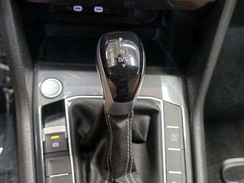 Certified 2024 Volkswagen Tiguan SE R-Line AWD/4WD image 18