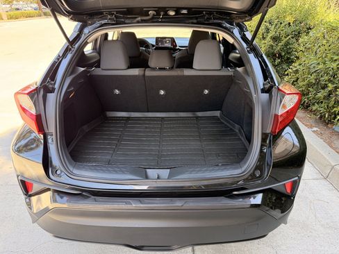 Used 2021 Toyota C-HR LE FWD image 24