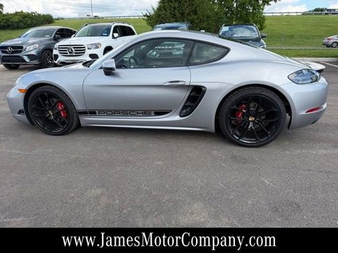 Used 2024 Porsche 718 Cayman w/ Premium Package RWD image 2