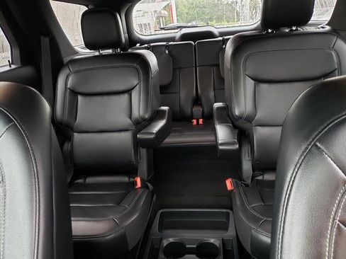 Used 2020 Ford Explorer XLT w/ Equipment Group 202A image 20