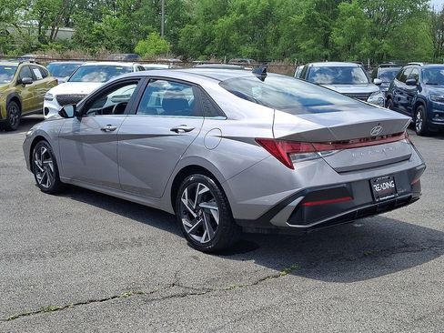 Used 2025 Hyundai Elantra SEL FWD image 7