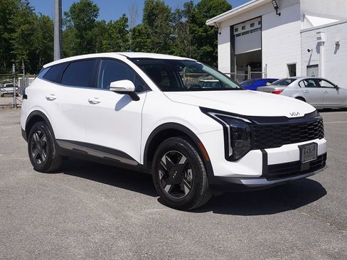 Used 2026 Kia Sportage LX w/ LX Convenience Package AWD/4WD image 2