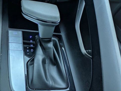 Certified 2022 Hyundai Elantra SEL image 14