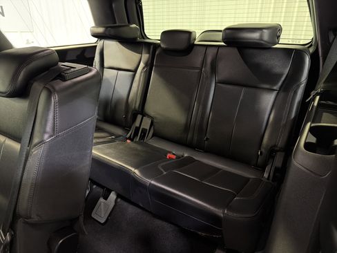 Used 2021 Ford Expedition XLT image 11